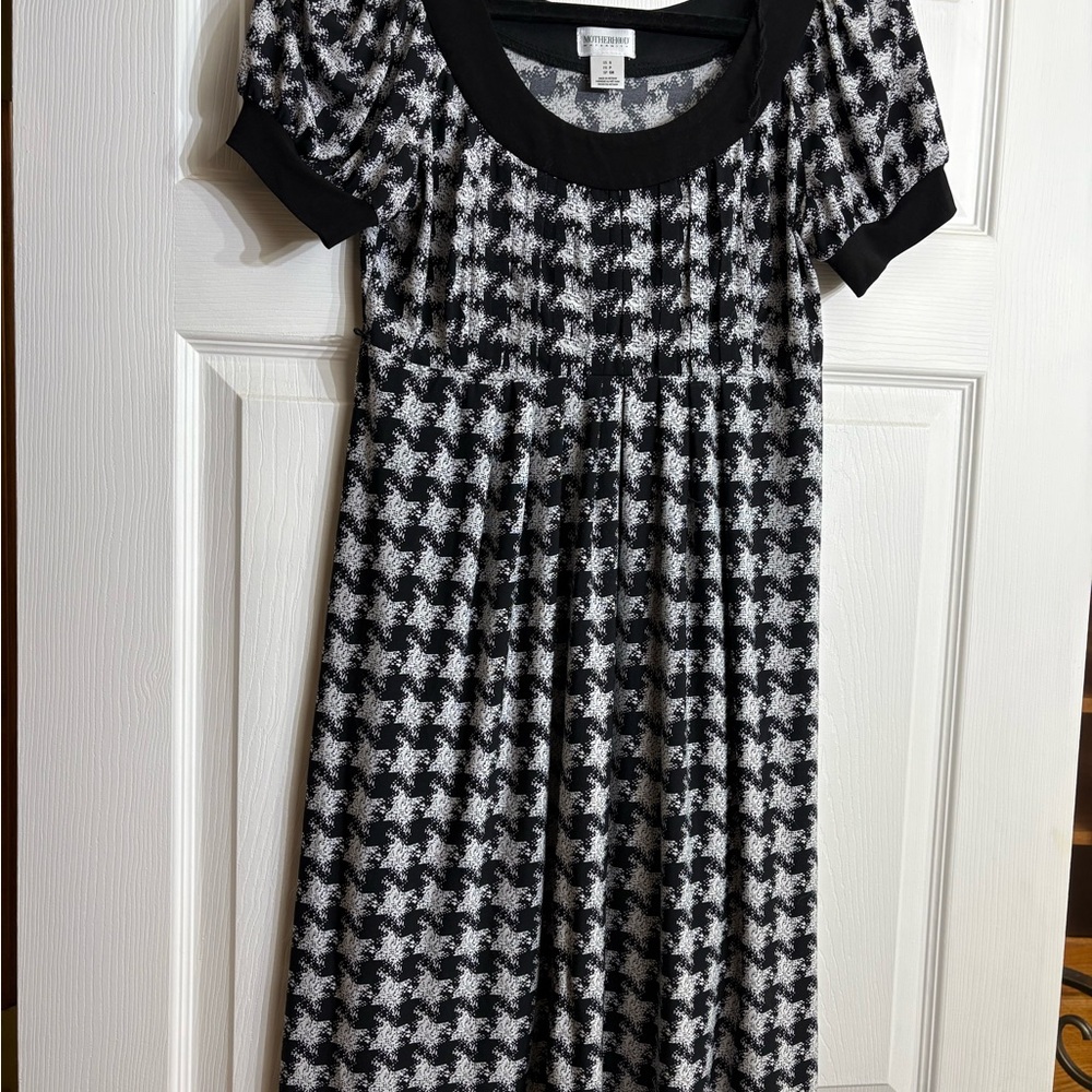 Motherhood Black and White Maternity Dress Small